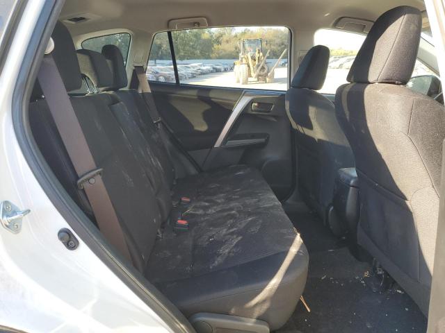 Photo 11 from auction – 2018 TOYOTA RAV4 LE with VIN JTMBFREV1JJ720256