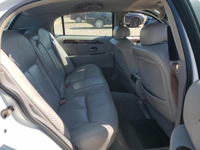 Photo 10 from auction – 2002 LINCOLN TOWN CAR C with VIN 1LNHM83W42Y643280