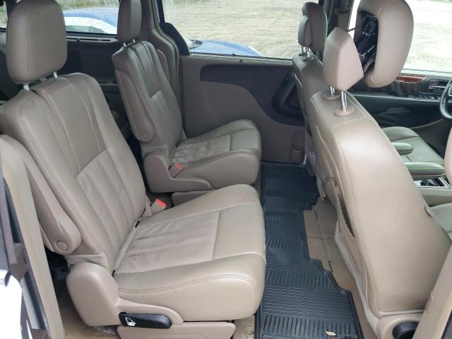 Photo 11 from auction – 2015 CHRYSLER TOWN & COU with VIN 2C4RC1BG1FR514176