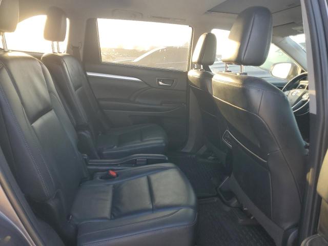Photo 11 from auction – 2019 TOYOTA HIGHLANDER with VIN 5TDKZRFH2KS368003