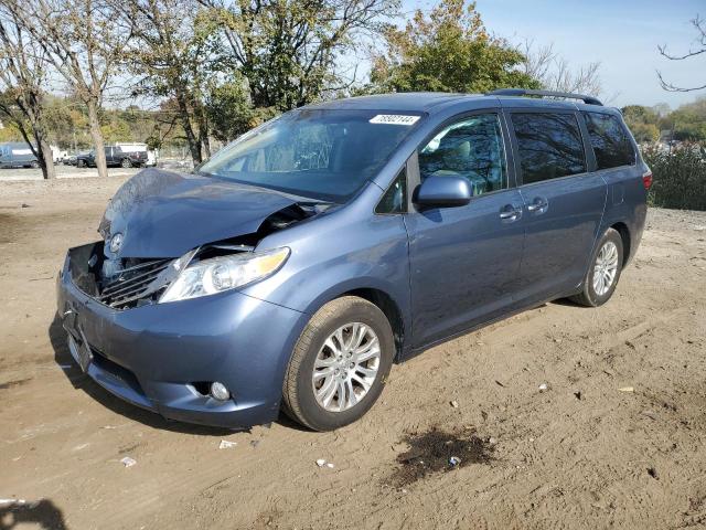 TOYOTA SIENNA XLE 2017 with VIN 5TDYZ3DC6HS824687 - Photo from auction