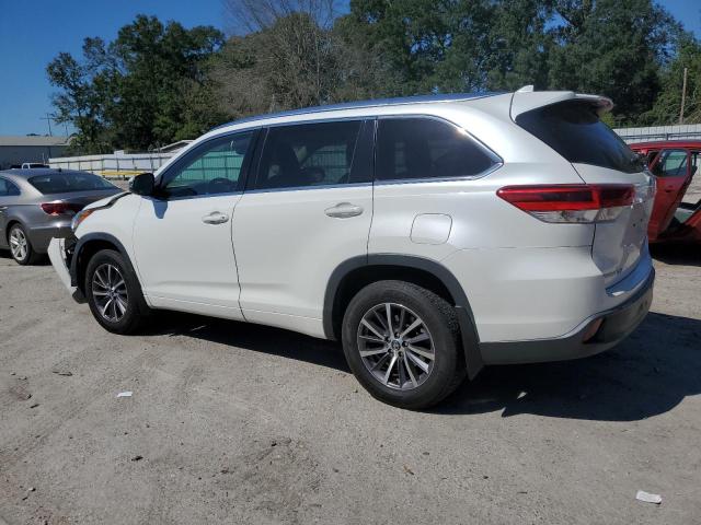 Photo 2 from auction – 2017 TOYOTA HIGHLANDER with VIN 5TDJZRFH3HS433834