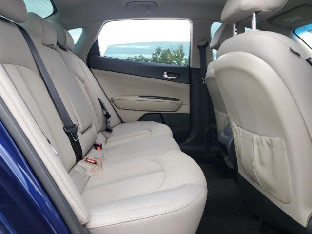 Photo 10 from auction – 2017 KIA OPTIMA LX with VIN 5XXGT4L35HG174630