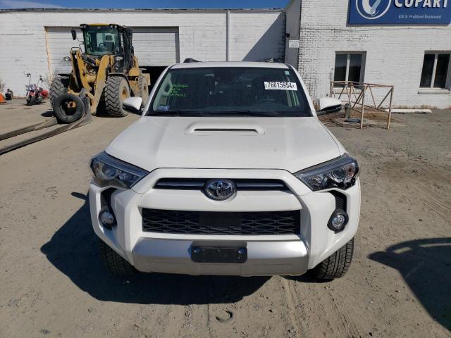 Photo 5 from auction – 2020 TOYOTA 4RUNNER SR with VIN JTEBU5JR0L5798588