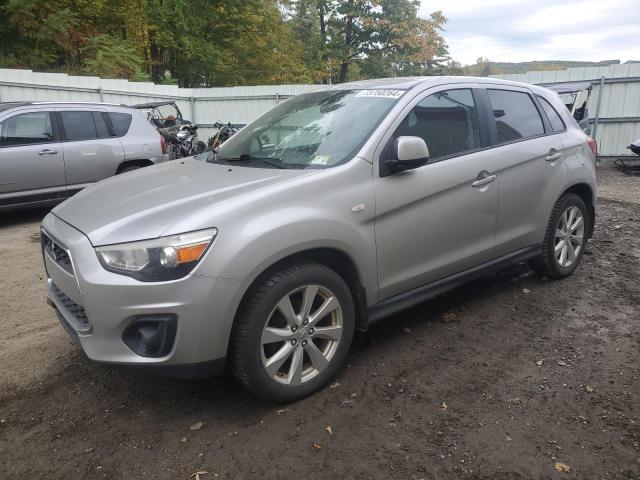 MITSUBISHI OUTLANDER 2015 with VIN 4A4AR3AU7FE018402 - Photo from auction