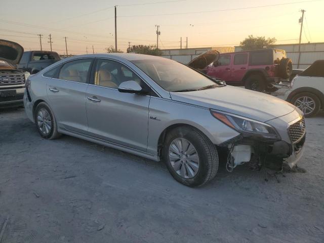 Photo 4 from auction – 2017 HYUNDAI SONATA HYB with VIN KMHE24L14HA048064