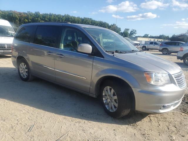 Photo 4 from auction – 2016 CHRYSLER TOWN & COU with VIN 2C4RC1BGXGR301518