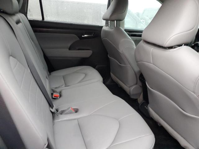 Photo 11 from auction – 2022 TOYOTA HIGHLANDER with VIN 5TDGZRAH3NS109716