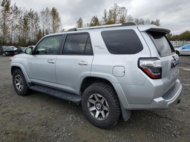 Photo 2 from auction – 2018 TOYOTA 4RUNNER SR with VIN JTEBU5JR4J5511766