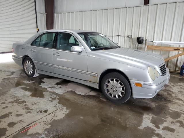 Photo 4 from auction – 2001 MERCEDES-BENZ E 320 with VIN WDBJF65J61B198210