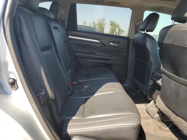 Photo 11 from auction – 2019 TOYOTA HIGHLANDER with VIN 5TDKZRFH9KS552452