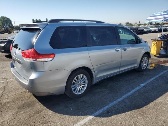 Photo 3 from auction – 2014 TOYOTA SIENNA XLE with VIN 5TDYK3DC4ES516952