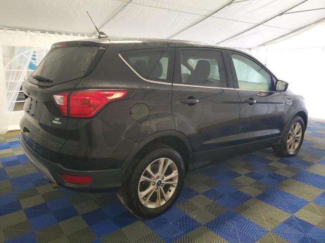 Photo 3 from auction – 2019 FORD ESCAPE SE with VIN 1FMCU9GD7KUA73789