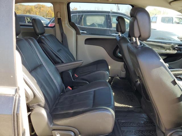 Photo 11 from auction – 2016 CHRYSLER TOWN & COU with VIN 2C4RC1BG5GR214562