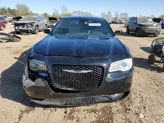 Photo 5 from auction – 2016 CHRYSLER 300 S with VIN 2C3CCAGG1GH176000
