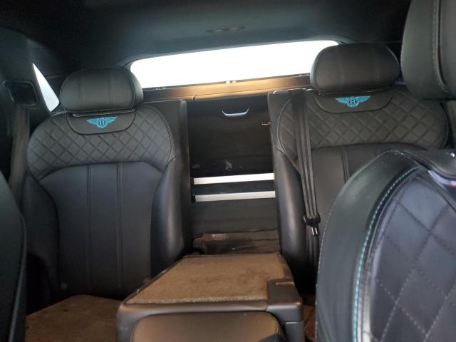 Photo 10 from auction – 2017 BENTLEY BENTAYGA with VIN SJAAC2ZV1HC013972