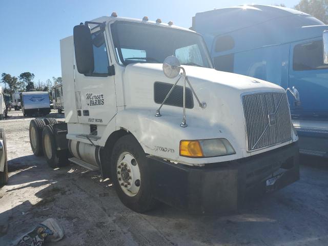 VOLVO VN VNL 2003 with VIN 4V4NC9JH73N341980 - Photo from auction