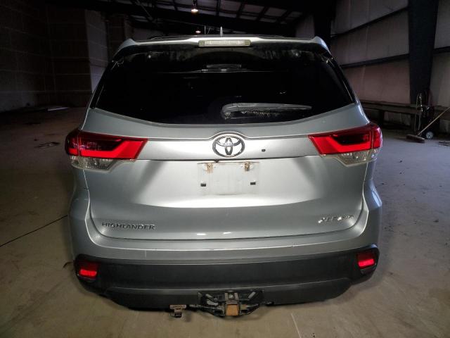 Photo 6 from auction – 2017 TOYOTA HIGHLANDER with VIN 5TDJZRFH8HS402000