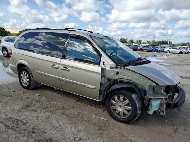 Photo 4 from auction – 2005 CHRYSLER TOWN & COU with VIN 2C8GP54L65R502230