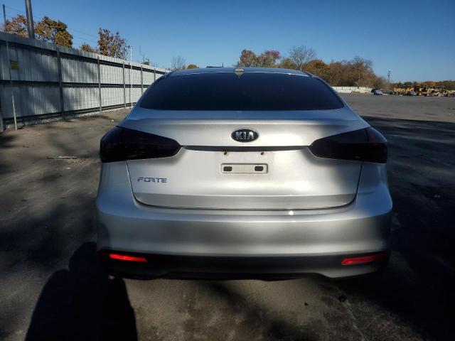 Photo 6 from auction – 2017 KIA FORTE LX with VIN 3KPFK4A79HE096754