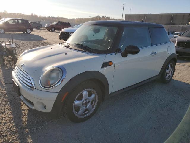 MINI COOPER 2010 with VIN WMWMF3C51ATZ64905 - Photo from auction
