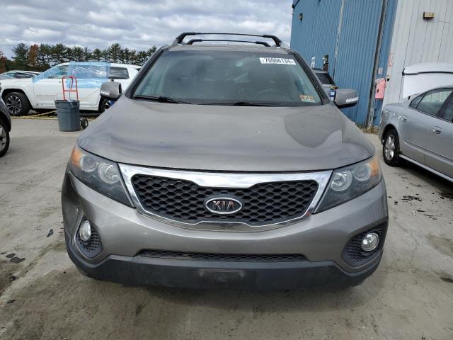 Photo 5 from auction – 2013 KIA SORENTO EX with VIN 5XYKUDA2XDG384082