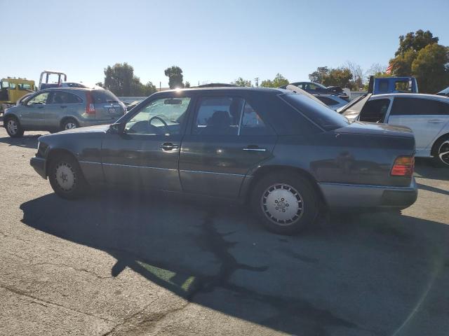 Photo 2 from auction – 1992 MERCEDES-BENZ 300 E with VIN WDBEA30D7NB601357