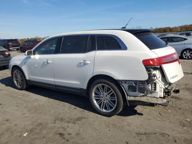 Photo 2 from auction – 2015 LINCOLN MKT with VIN 2LMHJ5AT0FBL00991