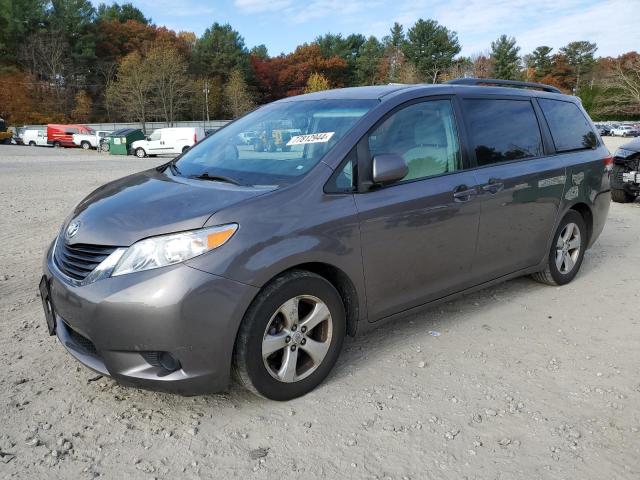 Foto 1 de la subasta – 2011 TOYOTA SIENNA con VIN 5TDKK3DC4BS013102