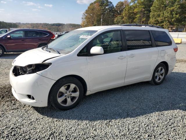 TOYOTA SIENNA LE 2015 with VIN 5TDKK3DC6FS676984 - Photo from auction