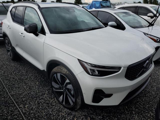 Photo 4 from auction – 2025 VOLVO XC40 PLUS with VIN YV4L12UC8S2452650