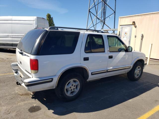 Photo 3 from auction – 1998 CHEVROLET BLAZER with VIN 1GNDT13W3W2120152