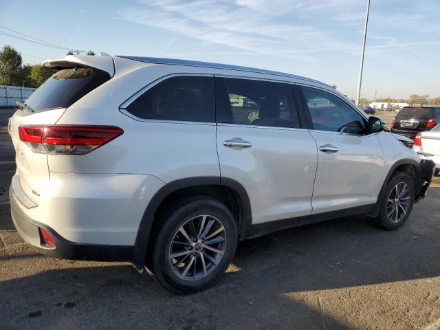 Photo 3 from auction – 2019 TOYOTA HIGHLANDER with VIN 5TDJZRFH6KS628107