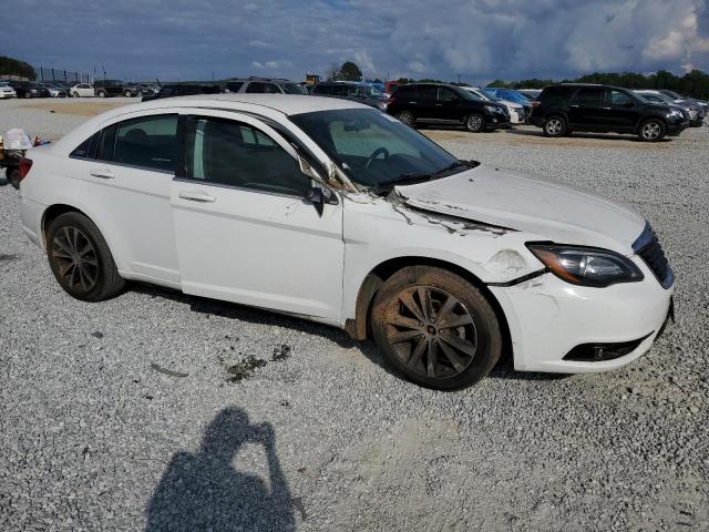 Photo 4 from auction – 2013 CHRYSLER 200 TOURIN with VIN 1C3CCBBG4DN729237