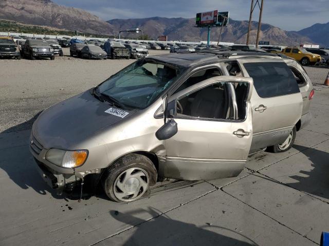 Photo 1 from auction – 2002 TOYOTA SIENNA LE with VIN 4T3ZF13C62U429210