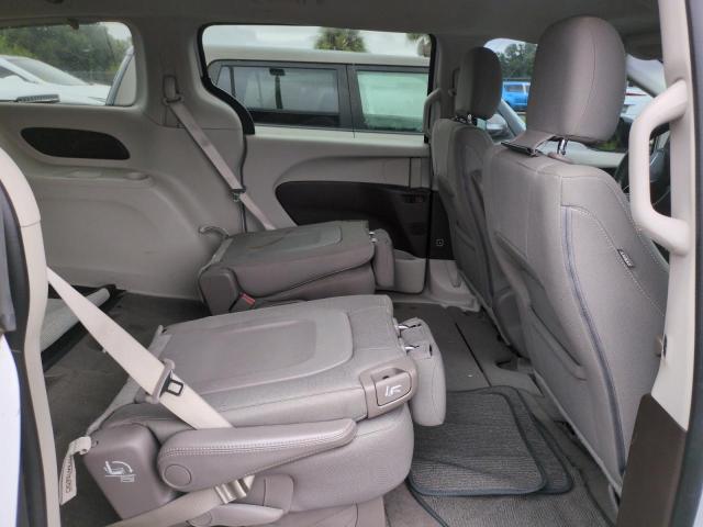 Photo 11 from auction – 2017 CHRYSLER PACIFICA T with VIN 2C4RC1DG3HR676696
