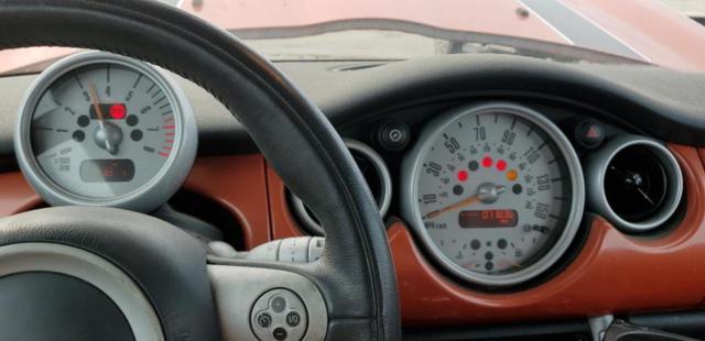 Photo 9 from auction – 2005 MINI COOPER S with VIN WMWRH334X5TF83344