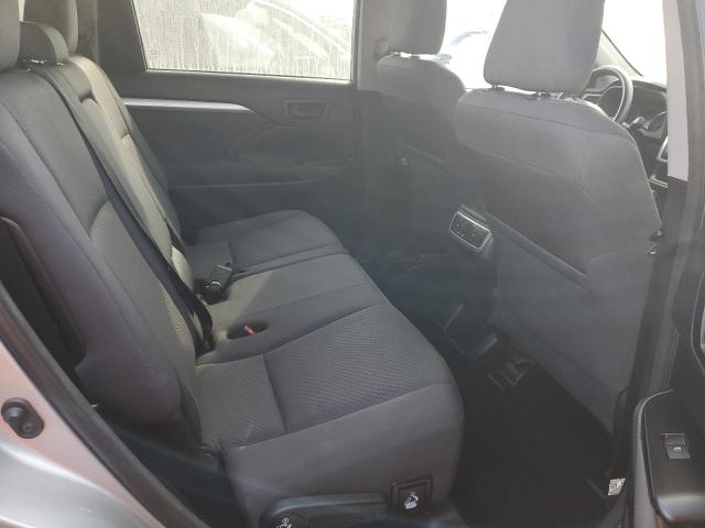 Photo 11 from auction – 2018 TOYOTA HIGHLANDER with VIN 5TDZARFH4JS038688