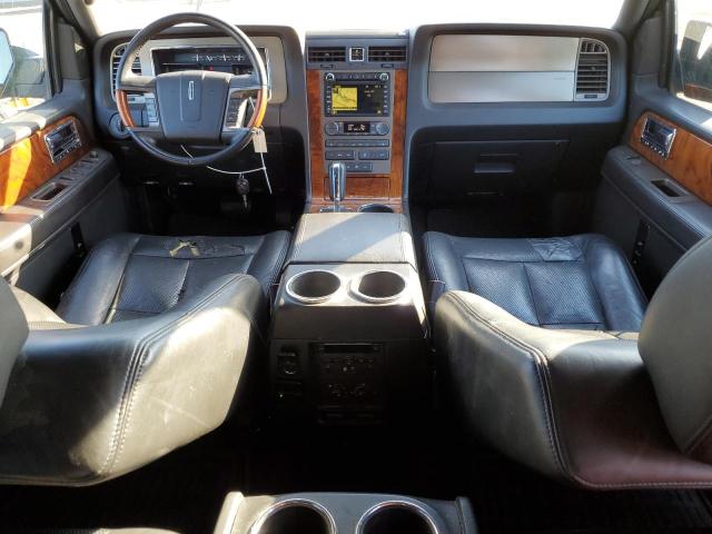 Photo 8 from auction – 2011 LINCOLN NAVIGATOR with VIN 5LMJJ2J5XBEJ00290