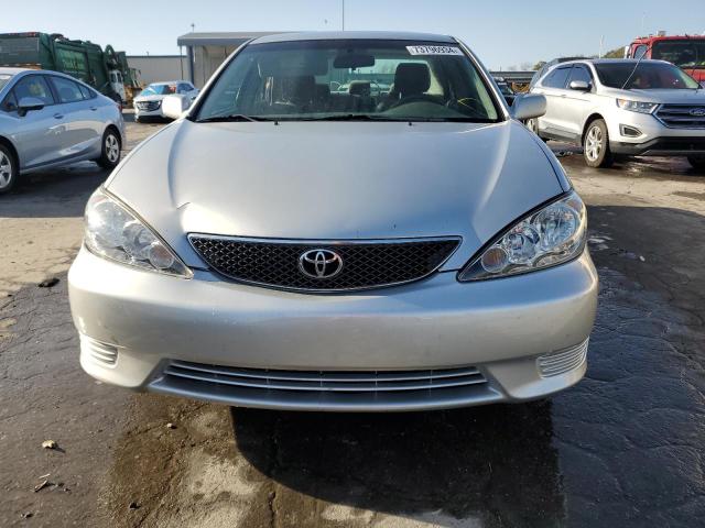 Photo 5 from auction – 2005 TOYOTA CAMRY LE with VIN 4T1BE32K85U413290