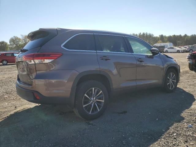 Photo 3 from auction – 2017 TOYOTA HIGHLANDER with VIN 5TDJZRFH1HS434951