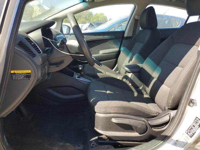 Photo 7 from auction – 2017 KIA FORTE LX with VIN 3KPFK4A78HE025030