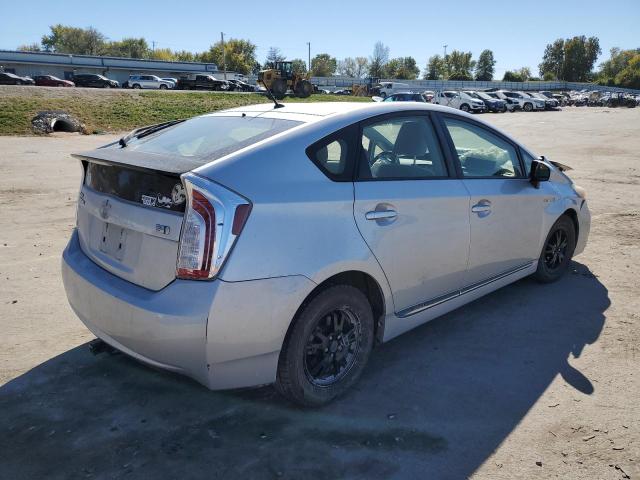 Photo 3 from auction – 2013 TOYOTA PRIUS with VIN JTDKN3DU7D0337747