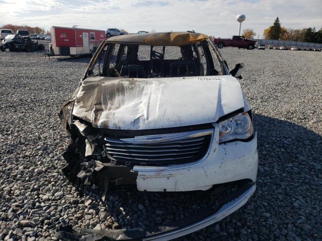 Photo 5 from auction – 2015 CHRYSLER TOWN & COU with VIN 2C4RC1BG4FR571777