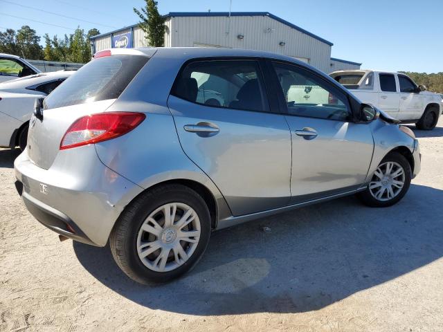 Photo 3 from auction – 2011 MAZDA MAZDA2 with VIN JM1DE1HYXB0108812