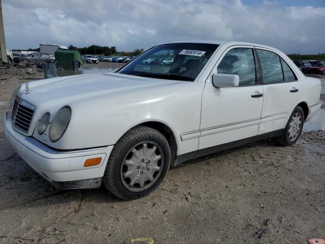 MERCEDES-BENZ E 320 4MAT 1998 with VIN WDBJF82F7WX009117 - Photo from auction