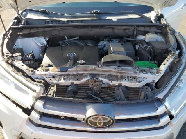 Photo 12 from auction – 2018 TOYOTA HIGHLANDER with VIN 5TDZZRFHXJS267188