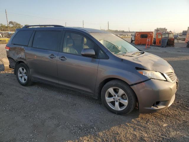 Photo 4 from auction – 2014 TOYOTA SIENNA LE with VIN 5TDKK3DC3ES471010