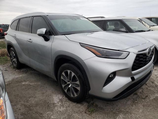 Photo 4 from auction – 2022 TOYOTA HIGHLANDER with VIN 5TDGZRAH3NS109716
