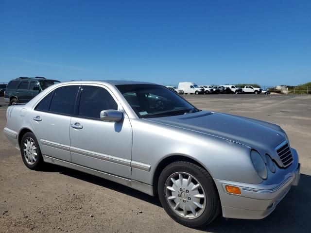 Photo 4 from auction – 2000 MERCEDES-BENZ E 320 with VIN WDBJF65J7YA992262